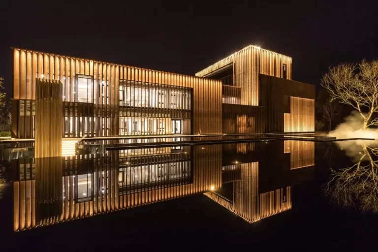Outdoor building