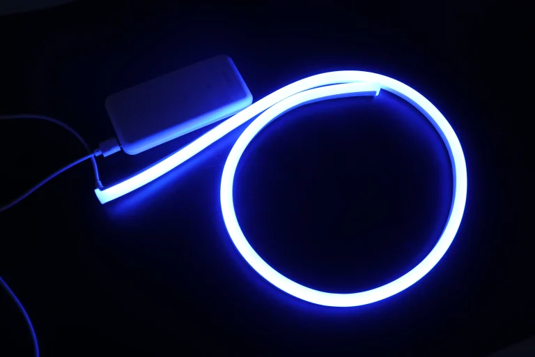 شريط ضوء نيون مرن مزود بمنفذ USB 5 فولت
